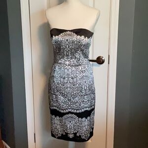 White House Black Market Black and White Strapless Sheath Dress Women’s Sz 2